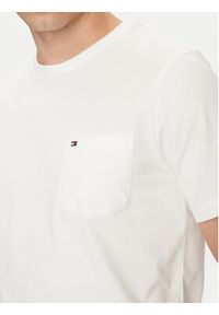 TOMMY HILFIGER - Tommy Hilfiger T-Shirt Essential Solid Pocket Tee MW0MW37283 Biały Regular Fit. Kolor: biały. Materiał: bawełna