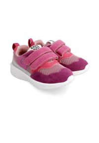 Garvalin buty dziecięce kolor różowy. Nosek buta: okrągły. Zapięcie: rzepy. Kolor: różowy. Materiał: guma