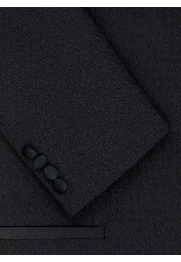 Pako Lorente - PAKO LORENTE – Wełniana czarna marynarka smokingowa w mikrowzór. Okazja: na sylwestra, na wesele, na ślub cywilny, na studniówkę. Kolor: czarny. Materiał: wełna