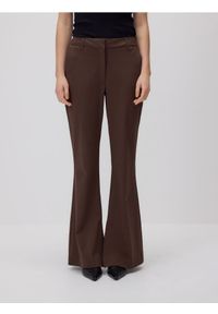 Reserved - Spodnie flare z wiskozą - brązowy. Kolor: brązowy. Materiał: wiskoza #1
