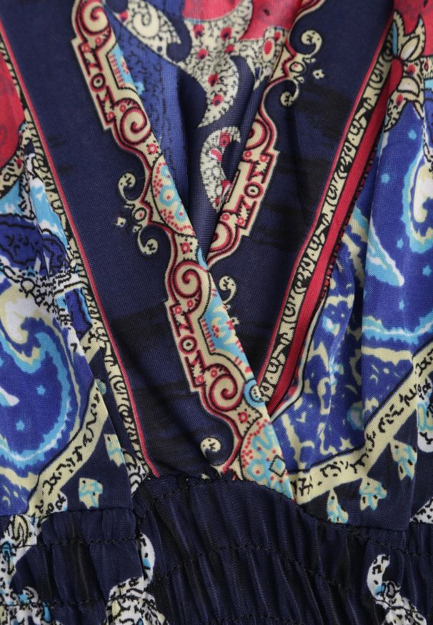 Born2be - Granatowa Kopertowa Sukienka w Etniczny Wzór Matanira. Okazja: na co dzień. Kolor: niebieski. Materiał: materiał. Długość rękawa: krótki rękaw. Sezon: lato. Typ sukienki: kopertowe. Styl: wakacyjny, elegancki, casual, boho, etno. Długość: maxi