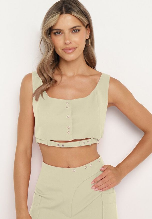 Born2be - Jasnozielony Top Zapinany na Napy z Ozdobnym Paskiem Tiamarose. Okazja: na co dzień. Kolor: zielony. Materiał: jeans. Sezon: lato. Styl: wizytowy, casual, elegancki
