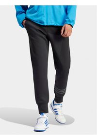 Adidas - adidas Spodnie dresowe Street Neuclassics IS2812 Czarny Regular Fit. Kolor: czarny. Materiał: bawełna #1