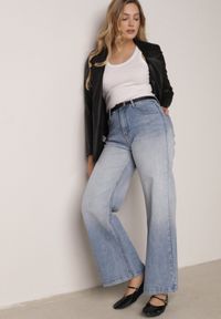 Born2be - Niebieskie Szerokie Jeansy z Bawełną i Wysokim Stanem z Efektem Gradientu Canine. Okazja: na co dzień. Stan: podwyższony. Kolor: niebieski. Wzór: gradientowy. Styl: casual, elegancki #2
