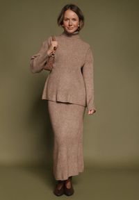 Born2be - Ciemnobeżowy Komplet Dzianinowy z Wełną Sweter z Golfem i Ołówkowa Spódnica Falovira. Kolor: beżowy. Materiał: dzianina, wełna. Sport: golf #6