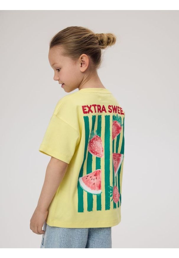 Reserved - Bawełniany t-shirt z aplikacją - jasnożółty. Kolor: żółty. Materiał: bawełna. Wzór: aplikacja