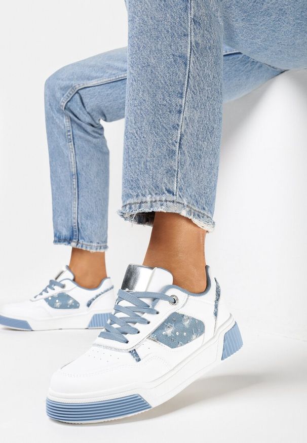 Born2be - Biało-Niebieskie Sneakersy na Grubej Podeszwie z Denimowymi Wstawkami Frostelle. Zapięcie: pasek. Kolor: biały. Materiał: prążkowany. Sezon: lato