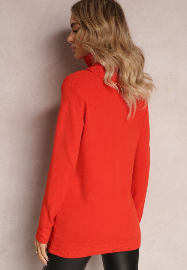 Renee - Czerwony Golf z Długim Rękawem Kinfrei. Typ kołnierza: golf. Kolor: czerwony. Materiał: dzianina. Długość rękawa: długi rękaw. Długość: długie