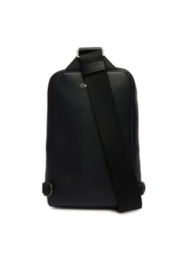 Calvin Klein Saszetka Emblem Hw Sling LV04D3292G Czarny. Kolor: czarny. Materiał: skóra