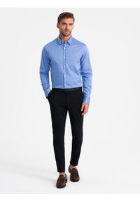 Ombre Clothing - Klasyczna męska koszula SLIM FIT z satynowej tkaniny – niebieska V2. Okazja: na spotkanie biznesowe, do pracy, na co dzień. Typ kołnierza: kołnierzyk klasyczny. Kolor: niebieski. Materiał: satyna, tkanina. Wzór: gładki. Styl: klasyczny