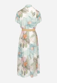 Born2be - Jasnozielona Sukienka o Rozkloszowanym Kroju z Wiązaniem przy Dekolcie i Paskiem Sorilina. Okazja: na co dzień. Kolor: zielony. Długość rękawa: krótki rękaw. Wzór: kwiaty. Styl: casual, elegancki #3