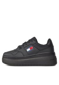 Tommy Jeans Sneakersy Tjw Retro Basket Flatform Ess EN0EN02506 Czarny. Kolor: czarny. Materiał: skóra