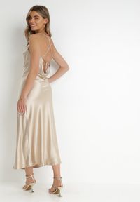 Born2be - Beżowa Sukienka Satynowa Chrentizo. Kolor: beżowy. Materiał: satyna. Długość rękawa: na ramiączkach. Wzór: gładki. Styl: wizytowy. Długość: maxi #5