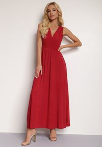 Renee - Czerwona Sukienka Sematea. Kolor: czerwony. Wzór: aplikacja. Typ sukienki: kopertowe, rozkloszowane. Styl: elegancki. Długość: maxi #3
