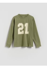 Reserved - Bawełniany longsleeve - oliwkowy. Kolor: oliwkowy. Materiał: bawełna. Długość rękawa: długi rękaw