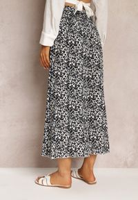 Renee - Szare Szerokie Spodnie o Długości 7/8 w Panterkę Rhina. Stan: podwyższony. Kolor: szary. Materiał: tkanina, wiskoza. Wzór: motyw zwierzęcy #6