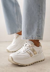 Renee - Białe Sneakersy ze Skóry Naturalnej na Platformie Cezella. Okazja: na co dzień. Kolor: biały. Materiał: skóra. Obcas: na platformie #2