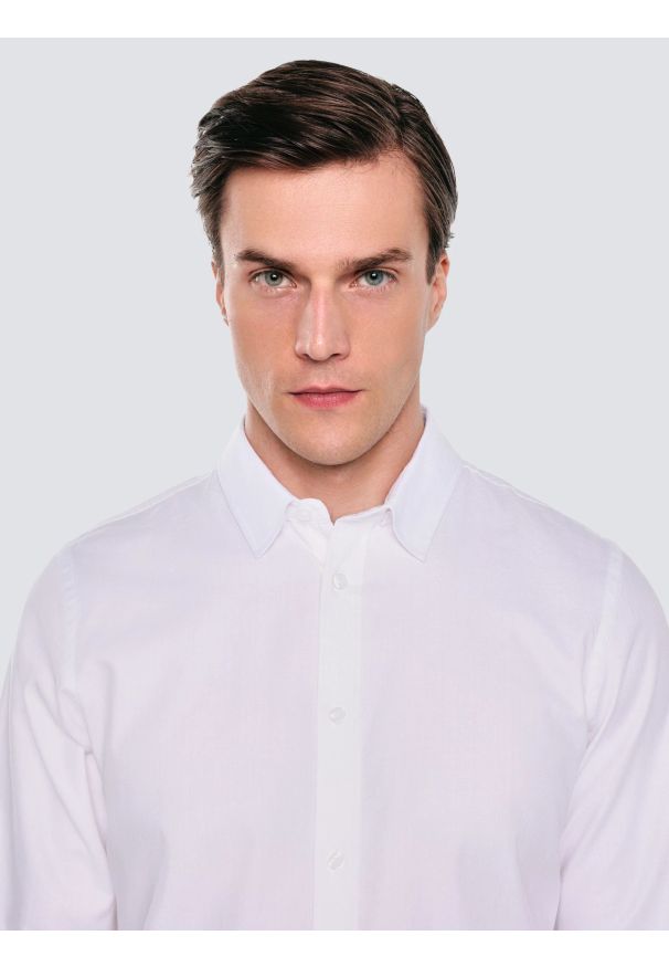 Big-Star - Koszula męska bawełniana biała Guberno 101. Okazja: na co dzień, na spotkanie biznesowe. Kolor: biały. Materiał: bawełna. Wzór: jodełka, haft, ze splotem. Styl: biznesowy, casual, elegancki