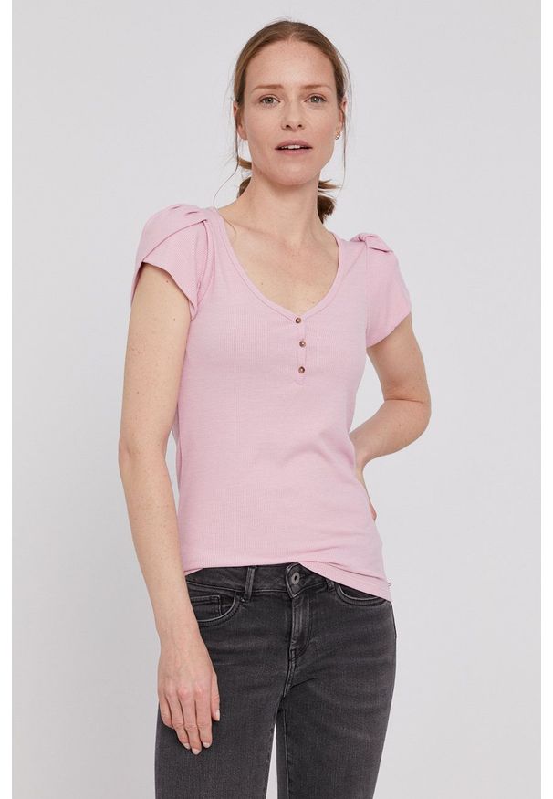 Pepe Jeans T-shirt Doris damski kolor różowy. Kolor: różowy. Materiał: dzianina. Długość: krótkie. Wzór: gładki