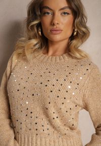 Renee - Ciemnobeżowy Sweter z Bawełną i Cekinami Savintha. Okazja: na co dzień. Kolor: beżowy. Materiał: bawełna. Wzór: aplikacja. Styl: elegancki, casual #5