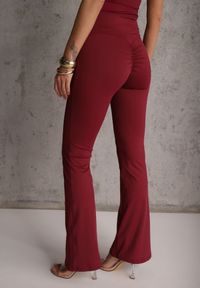 Renee - Bordowe Legginsy Dzwony High Waist Orruvana. Okazja: na co dzień. Stan: podwyższony. Kolor: czerwony. Styl: casual #2
