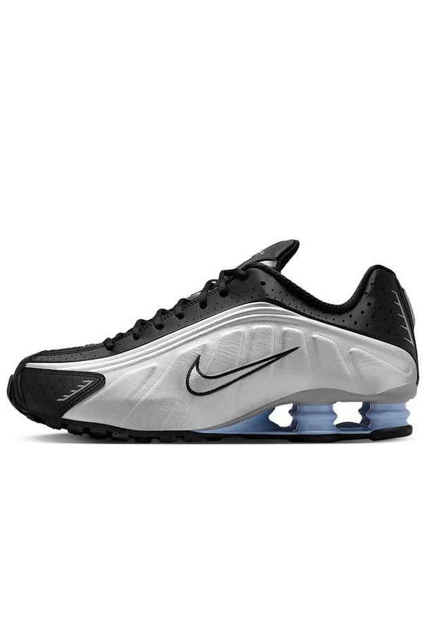 Buty męskie Nike Shox R4 HQ1988-004 - biało-czarne. Kolor: biały, wielokolorowy, czarny. Materiał: guma, materiał, syntetyk. Szerokość cholewki: normalna. Sezon: lato