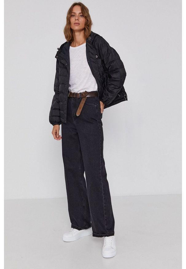 Levi's® - Levi's Kurtka A0675.0000 damska kolor czarny przejściowa. Okazja: na spotkanie biznesowe, na co dzień. Typ kołnierza: kaptur. Kolor: czarny. Materiał: materiał. Wzór: gładki. Styl: casual, biznesowy