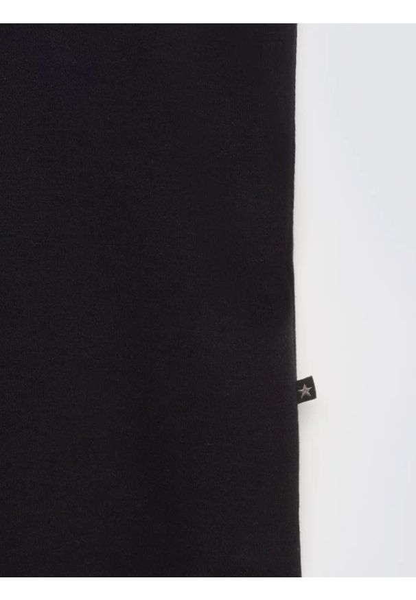 Big-Star - Top damski z kontrastowym wykoŅczeniem czarny Lessa 906. Kolor: czarny. Materiał: dzianina. Wzór: gładki. Styl: elegancki, klasyczny, sportowy