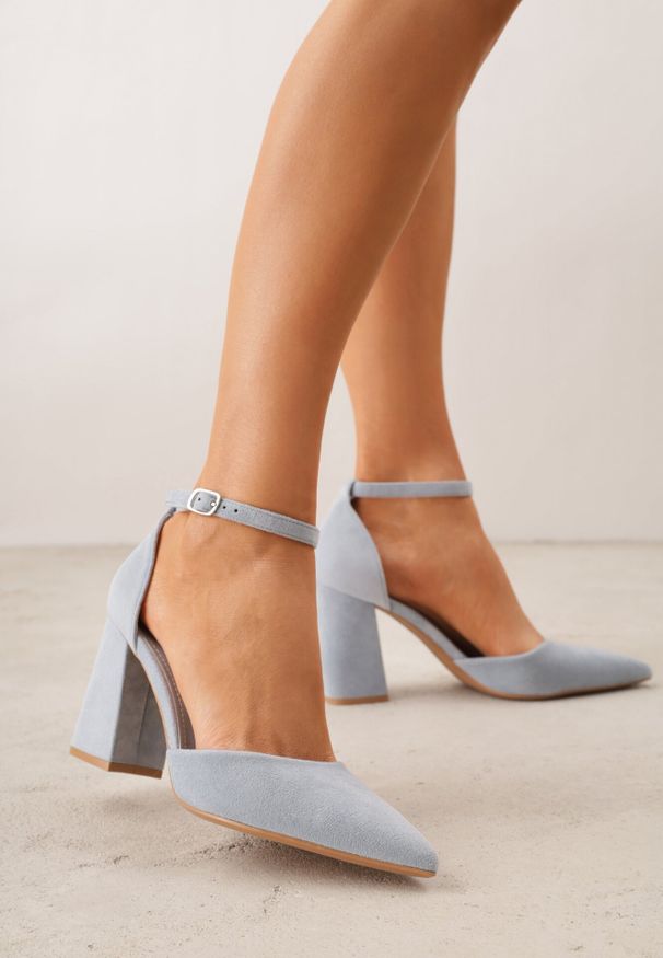 Born2be - Niebieskie Czółenka z Imitacji Zamszu na Słupku z Noskiem w Szpic Violetto. Okazja: na co dzień, na spotkanie biznesowe, do pracy. Zapięcie: pasek. Kolor: niebieski. Materiał: zamsz. Obcas: na słupku. Styl: casual, biznesowy, elegancki, klasyczny. Wysokość obcasa: średni