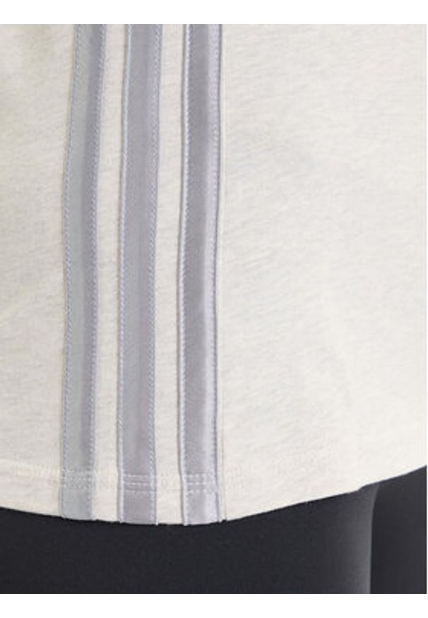 Adidas - adidas T-Shirt Holiday 3-Stripes JM1880 Beżowy Slim Fit. Kolor: beżowy. Materiał: bawełna