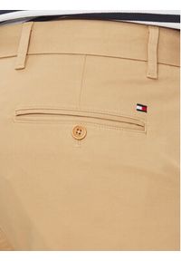 TOMMY HILFIGER - Tommy Hilfiger Chinosy Bleecker MW0MW26619 Beżowy Slim Fit. Kolor: beżowy. Materiał: bawełna #5