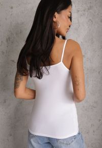 Renee - Biały Bawełniany Top Bieliźniany z Koronką przy Dekolcie Berinda. Okazja: na co dzień. Kolor: biały. Materiał: bawełna, koronka. Wzór: koronka. Sezon: lato. Styl: casual #3