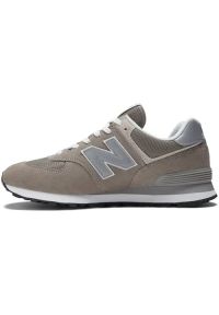 New Balance ML574EVG Sneakersy męskie. Okazja: do pracy, na co dzień, na spacer. Kolor: szary. Model: New Balance 574. Sport: turystyka piesza #4