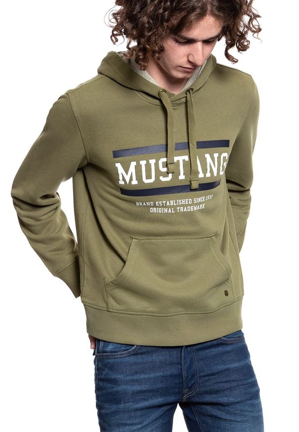 Mustang - MUSTANG BLUZA Bennet H Logo BURNT OLIVE 1008008 6358. Typ kołnierza: kaptur