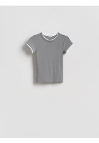 Reserved - T-shirt z kontrastową wstawką - jasnoszary. Kolor: szary. Materiał: dzianina, wiskoza #1