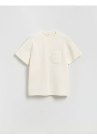 Reserved - T-shirt comfort z kieszonką - złamana biel. Materiał: dzianina, bawełna