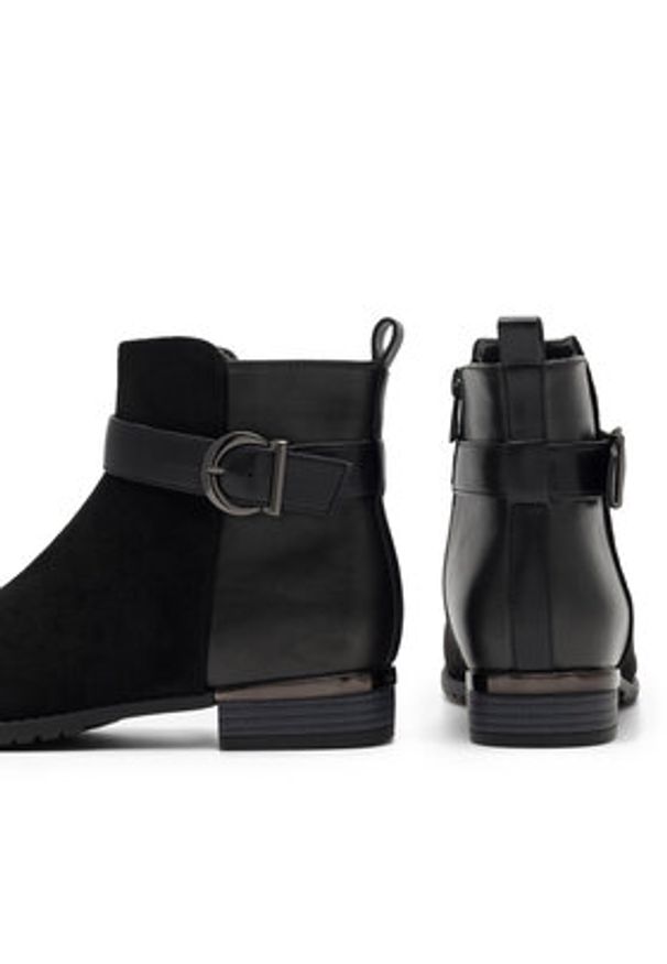 Clara Barson Botki TOVE W16AW462-22 Czarny. Kolor: czarny. Materiał: materiał