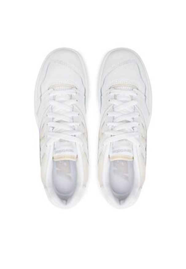 New Balance Sneakersy BBW550BK Biały. Kolor: biały. Materiał: skóra