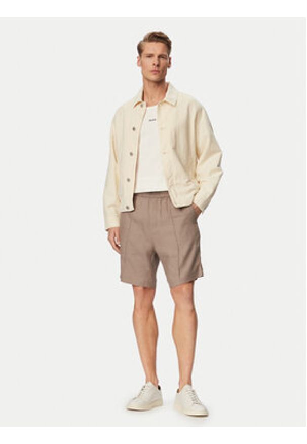 Hugo - HUGO Szorty materiałowe Cino 262FW 50562792 Brązowy jasny Straight Fit. Kolor: brązowy. Materiał: len, lyocell