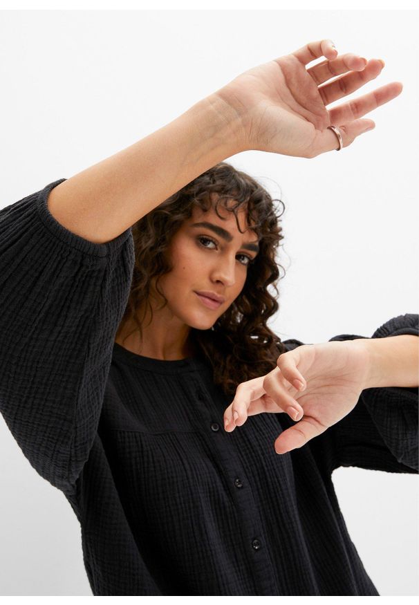 bonprix - Bluzka oversize z muślinu. Kolor: czarny. Materiał: bawełna