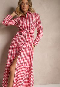 Renee - Czerwona Koszulowa Sukienka z Bawełny w Kratkę Vichy z Wiązanym Paskiem Adlivia. Okazja: na co dzień. Typ kołnierza: kołnierzyk klasyczny. Kolor: czerwony. Materiał: bawełna. Długość rękawa: długi rękaw. Wzór: kratka. Typ sukienki: koszulowe. Styl: wizytowy, klasyczny, elegancki, casual #4
