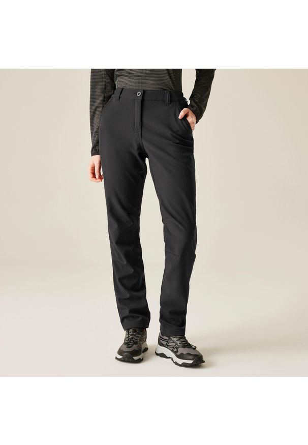 Regatta - Damskie spodnie softshell Fenton na piesze wycieczki. Kolor: czarny. Materiał: softshell. Sezon: lato. Sport: turystyka piesza