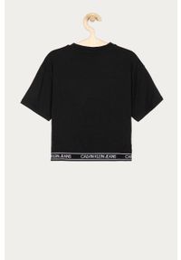 Calvin Klein Jeans - T-shirt dziecięcy 128-176 cm. Kolor: czarny. Materiał: bawełna, dzianina, elastan. Wzór: aplikacja #2