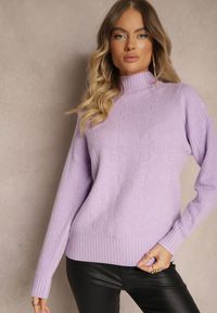 Renee - Fioletowy Golf Sweter z Tłoczeniem i Ściągaczami Melovira. Typ kołnierza: golf. Kolor: fioletowy. Sezon: zima