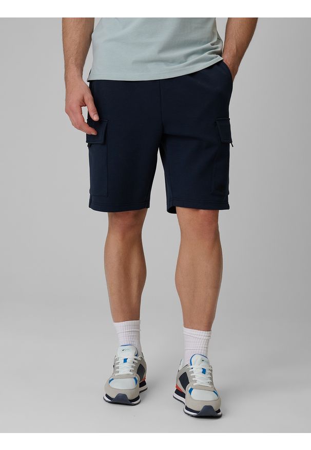 4f - 4F Spodenki dresowe cargo męskie - granatowe S. Kolor: niebieski. Materiał: dresówka