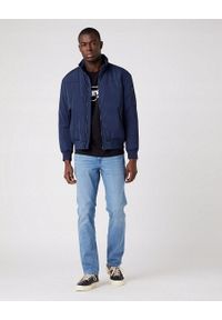 Wrangler - WRANGLER FRAME LOGO TEE MĘSKI T-SHIRT KOSZULKA LOGO NADRUK W70JD3100 112319290. Okazja: na co dzień. Materiał: bawełna, skóra. Wzór: nadruk. Styl: casual, elegancki, klasyczny #2