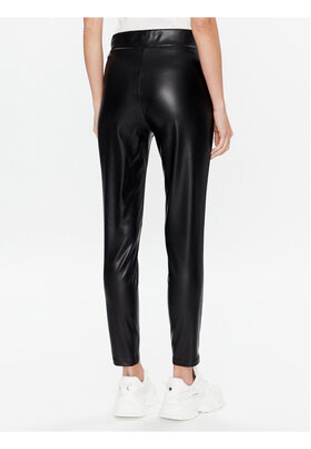 DKNY Spodnie z imitacji skóry P2HKTO61 Czarny Slim Fit. Kolor: czarny. Materiał: skóra