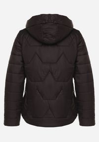 Born2be - Czarna Pikowana Kurtka z Odpinanym Kapturem Noridi. Okazja: na co dzień. Kolor: czarny. Materiał: jeans. Styl: casual, elegancki, klasyczny #7