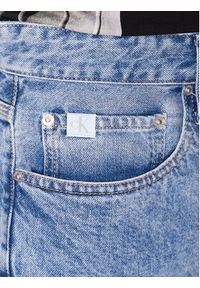 Calvin Klein Jeans Szorty jeansowe J30J322777 Niebieski Relaxed Fit. Kolor: niebieski. Materiał: jeans