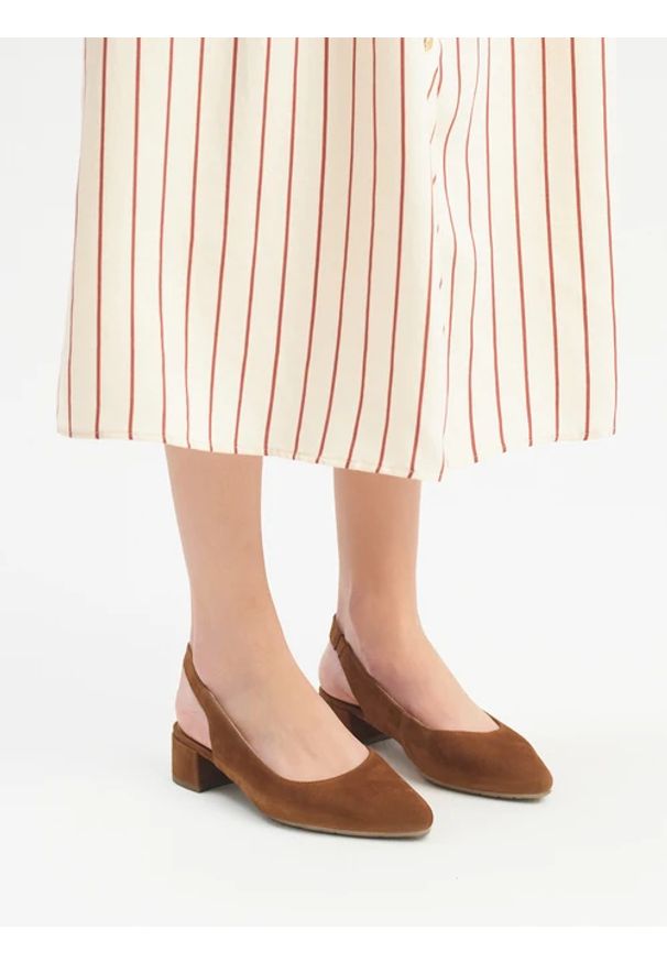 Ryłko - Brązowe czółenka slingback bez pięty. Kolor: brązowy. Materiał: skóra, welur. Obcas: na obcasie. Styl: street. Wysokość obcasa: średni